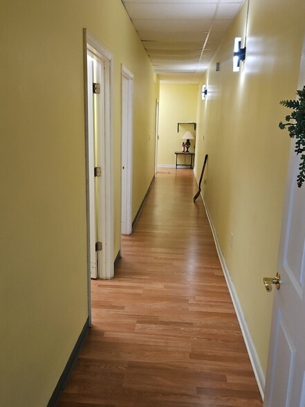 More Photos Of 2611 State Rd, Cuyahoga Falls Storefront Retail Office For Lease