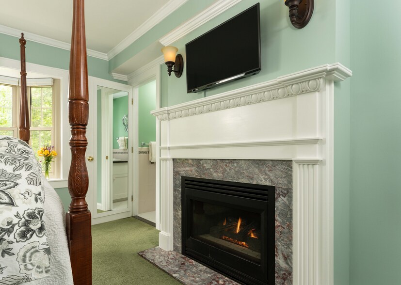 More Photos Of 15 Locke St, Kennebunkport Hospitality For Sale