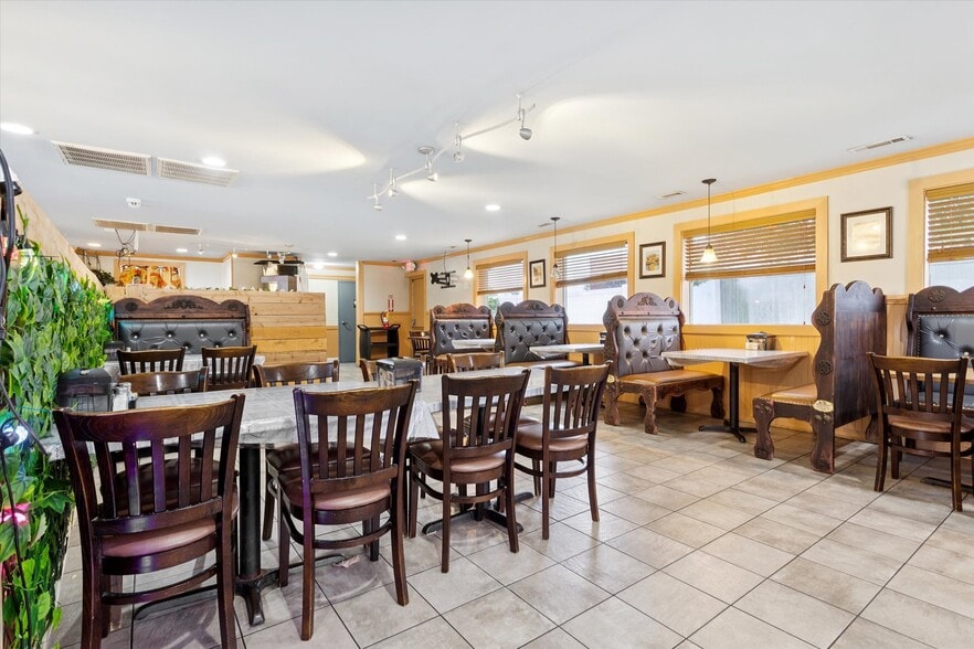 More Photos Of 1370 S Military Hwy, Chesapeake Restaurant For Sale