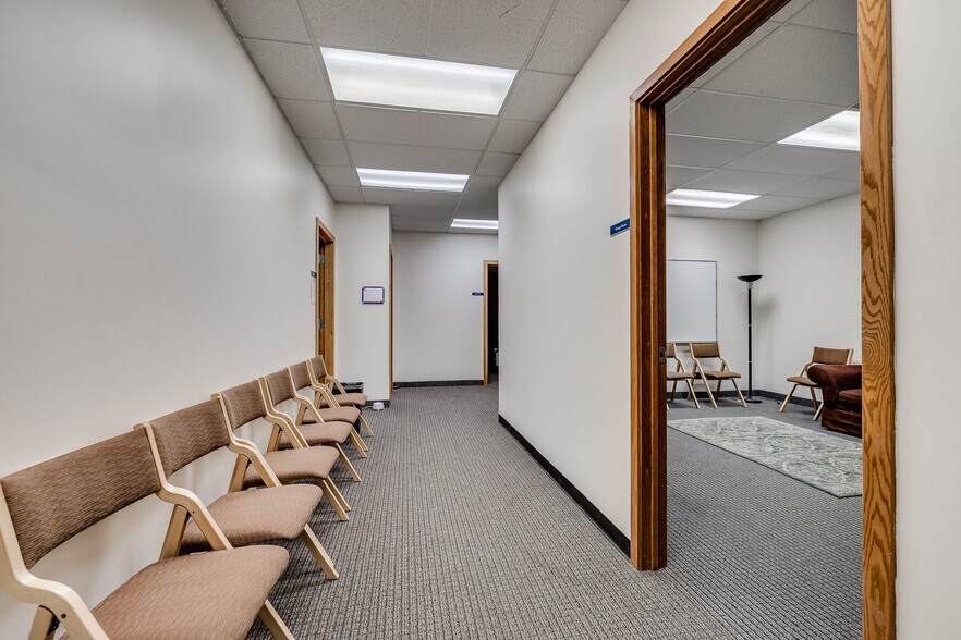 More Photos Of 4555 Erin Dr, Eagan Office For Lease