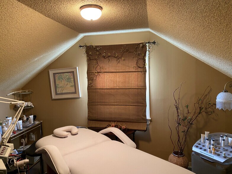 More Photos Of 2404 Union Rd, Cheektowaga General Retail For Sale