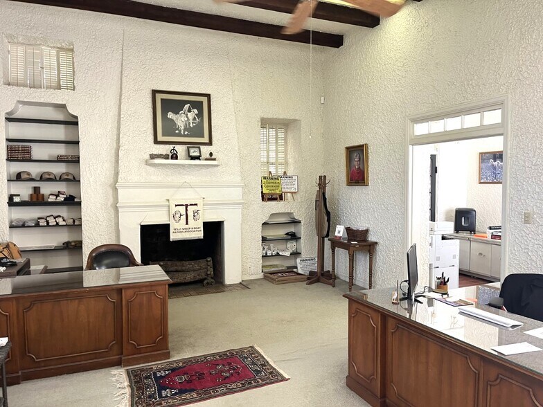 More Photos Of 233 W Twohig Ave, San Angelo Office For Sale