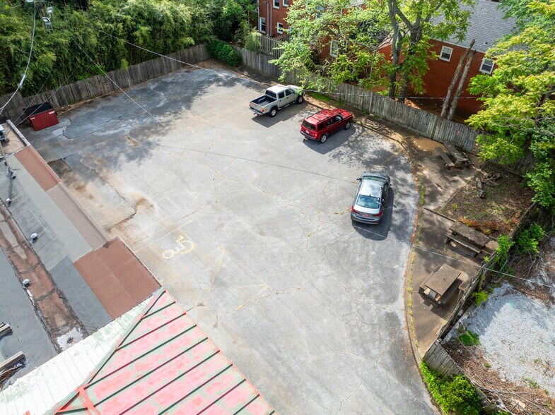 More Photos Of 514 N College Ave, Fayetteville Restaurant For Sale