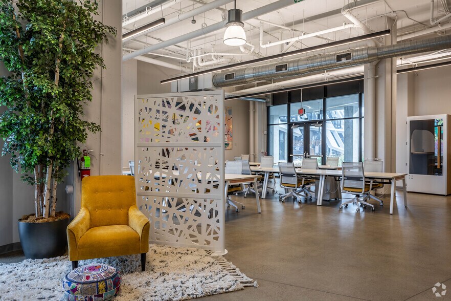 More Photos Of 500 W Broad St, Columbus Apartments For Lease