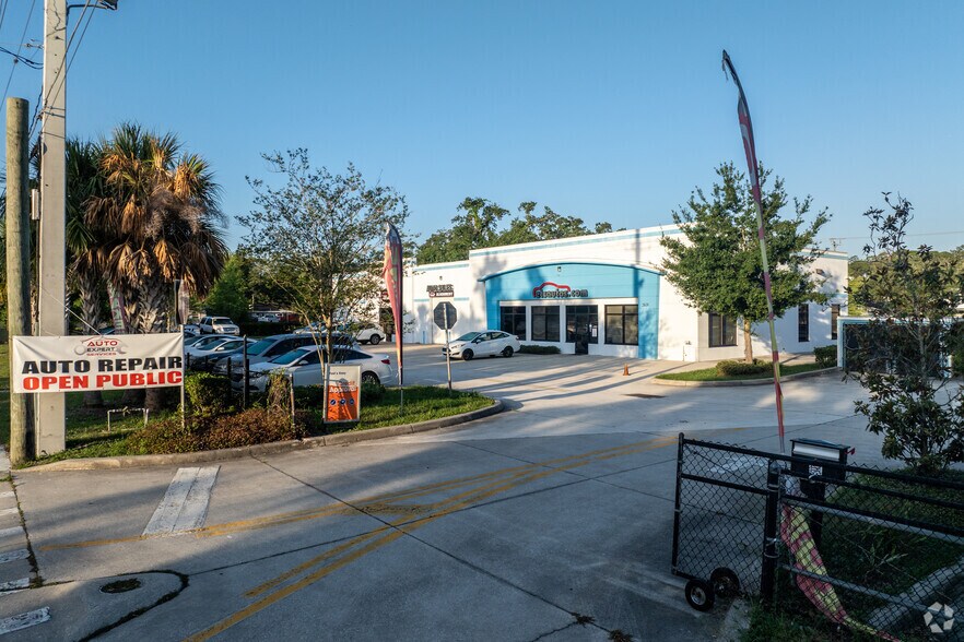 More Photos Of 2618 Sanford Ave, Sanford Freestanding For Lease
