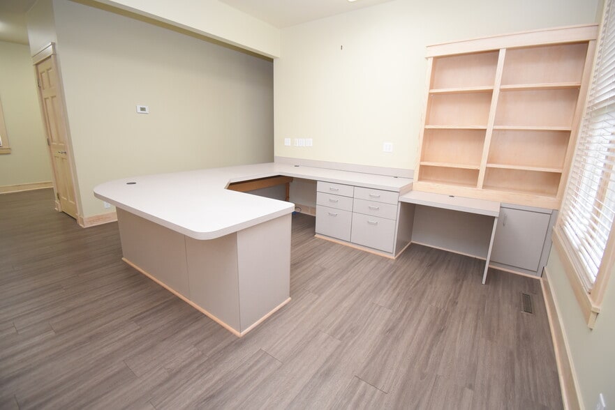 More Photos Of 312 N Water St, Owosso Loft Creative Space For Sale
