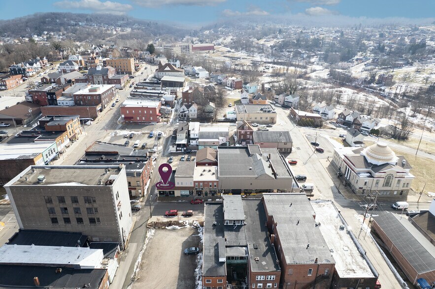 More Photos Of 212 S 4th St, Jeannette General Retail For Lease