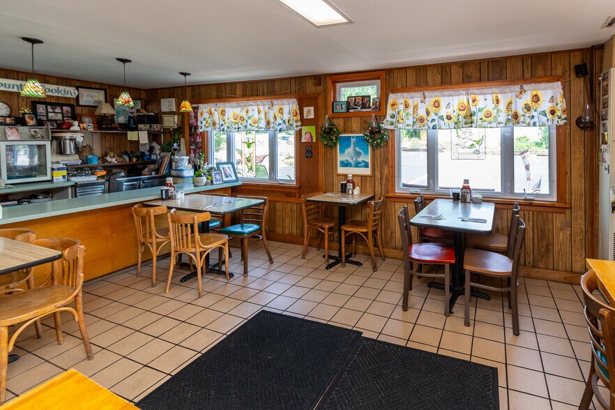 More Photos Of 36 John Ringo Rd, Ringoes Restaurant For Sale