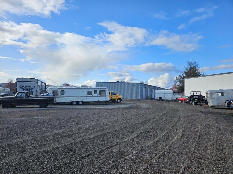 More Photos Of 700 Dutton Rd, White City Self Storage For Sale