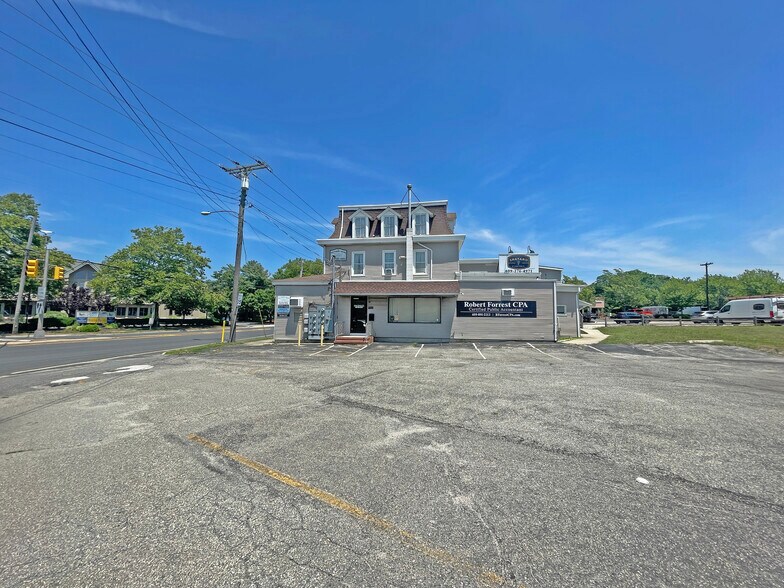 More Photos Of 11 N Main St, Manahawkin Freestanding For Sale