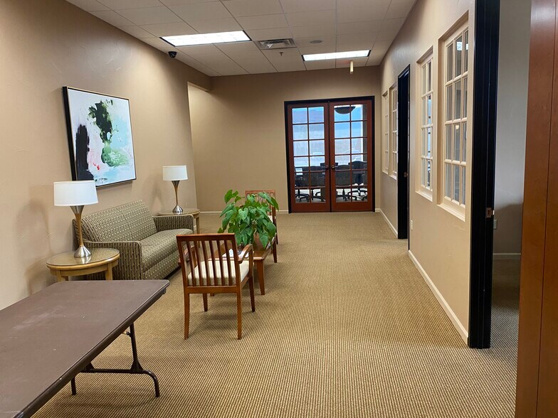 More Photos Of 41990 Cook St, Palm Desert Medical For Lease