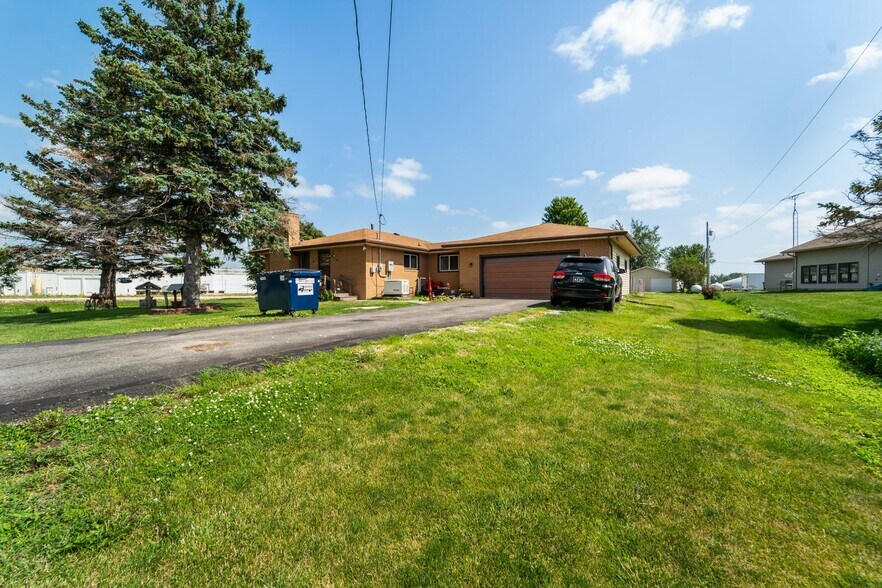 More Photos Of 2456 170th St, Fort Dodge Specialty For Sale