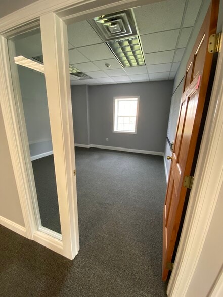 More Photos Of 967-969 Street Rd, Southampton Freestanding For Lease