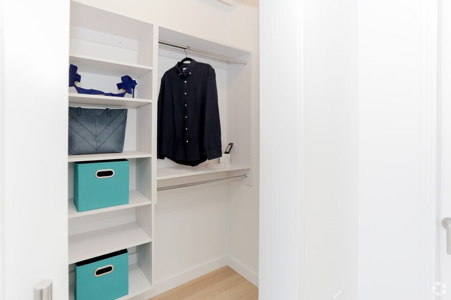 More Photos Of 1200 S Figueroa St, Los Angeles Apartments For Lease