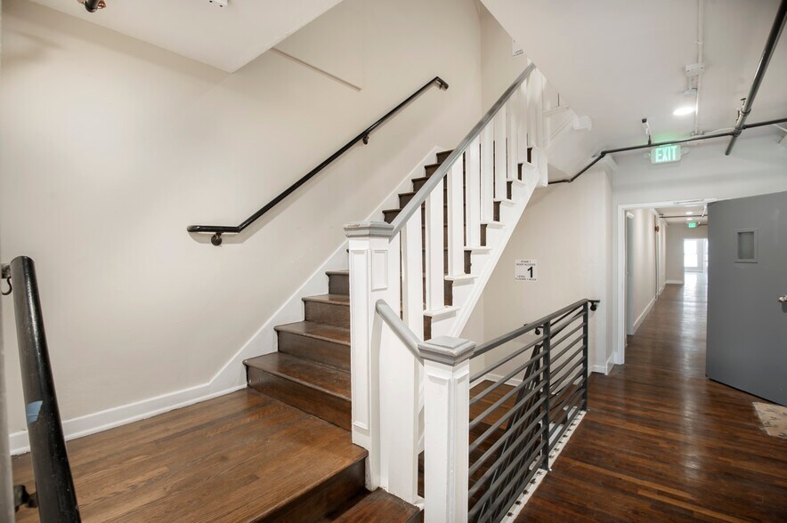 More Photos Of 250 S Kenmore Ave, Los Angeles Apartments For Sale