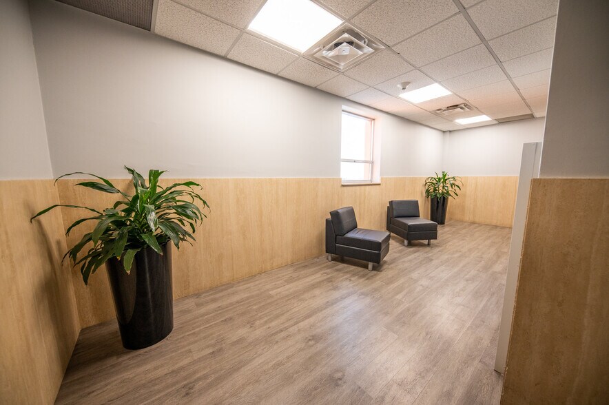 More Photos Of 50 Crestwood Executive Ctr, Saint Louis Office For Lease