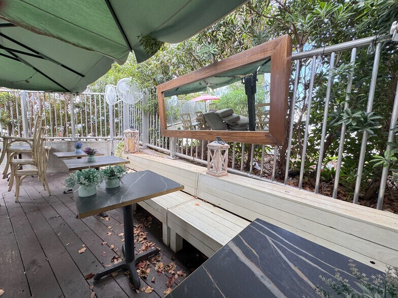 More Photos Of 668 NW 5th St, Miami Restaurant For Lease