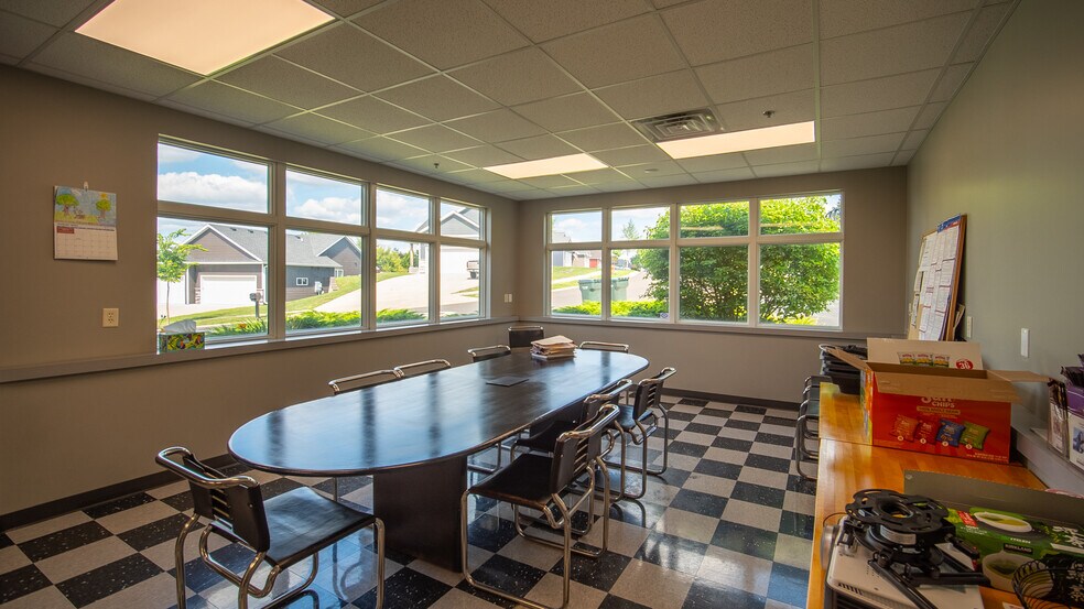 More Photos Of 3420 Lakeridge Pl NW, Rochester Office For Lease