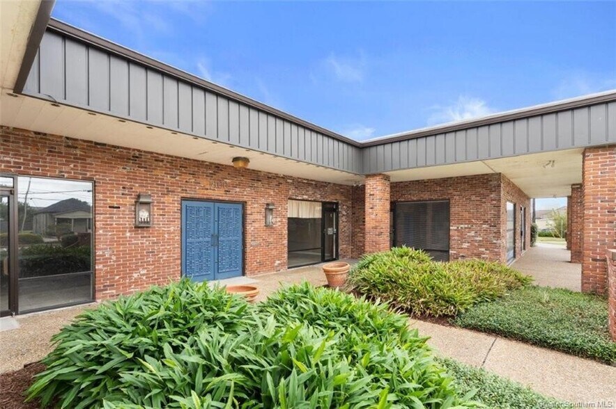 More Photos Of 1800 Ryan St, Lake Charles Loft Creative Space For Sale