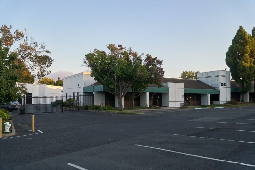 More Photos Of 3033-3095 Richmond Pky, Richmond Unknown For Lease