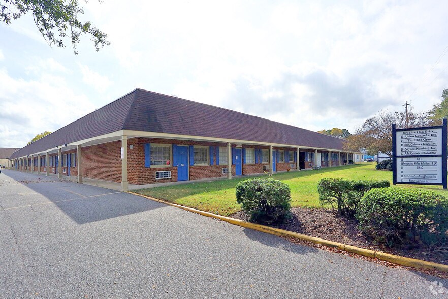 Primary Photo Of 809 Live Oak Dr, Chesapeake Light Distribution For Lease