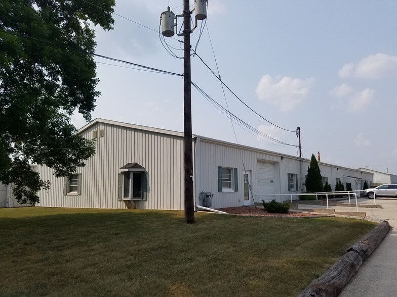 More Photos Of 825 Prosper Rd, De Pere Warehouse For Lease