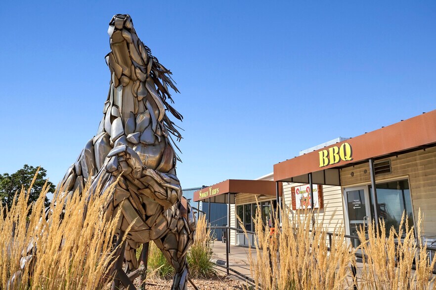 More Photos Of 900 W 1st Ave, Denver Storefront For Lease