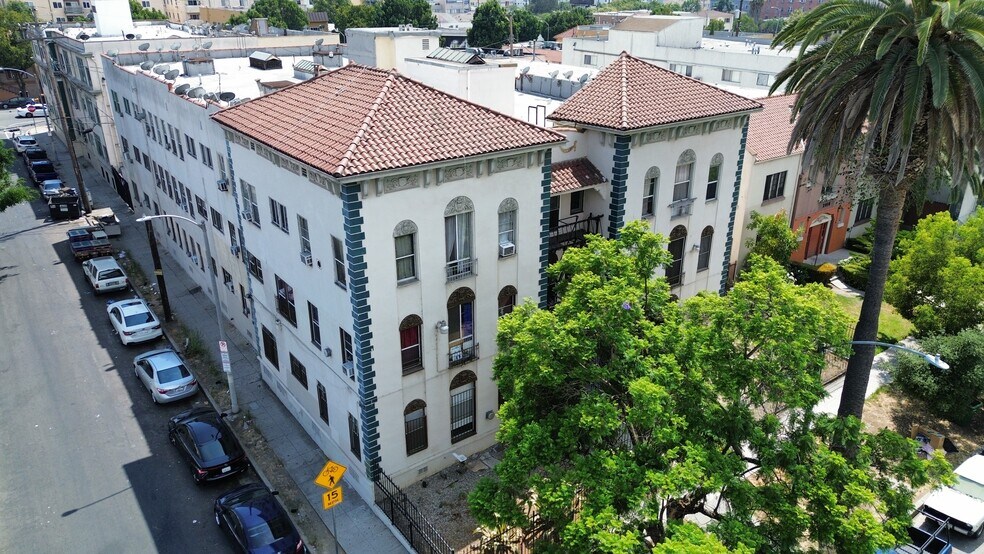 Primary Photo Of 2910 Leeward Ave, Los Angeles Apartments For Sale