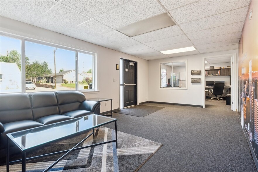 More Photos Of 1050 S Quitman St, Denver Showroom For Sale