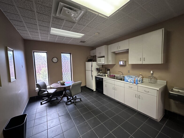 More Photos Of 207 Dunson St, Andalusia Light Distribution For Sale