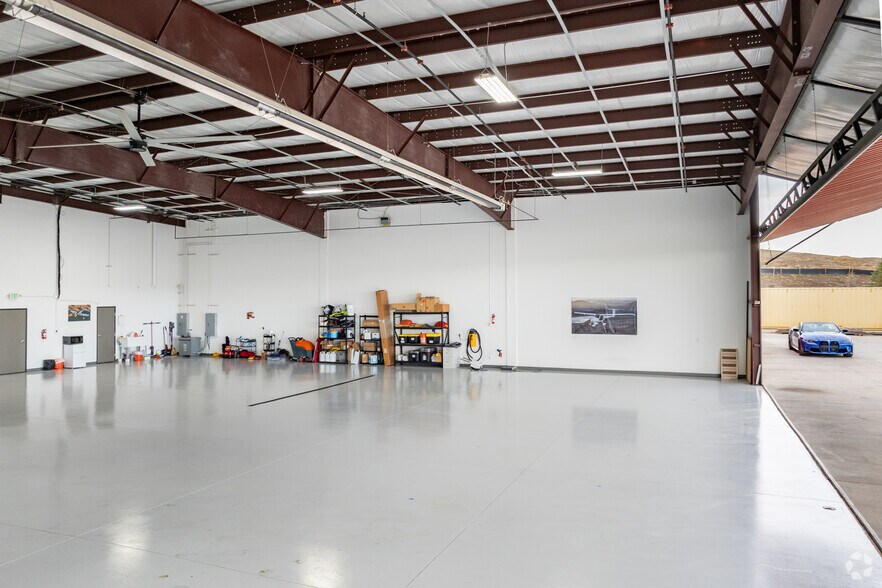 More Photos Of 3000 Airport Dr, Erie Light Manufacturing For Sale