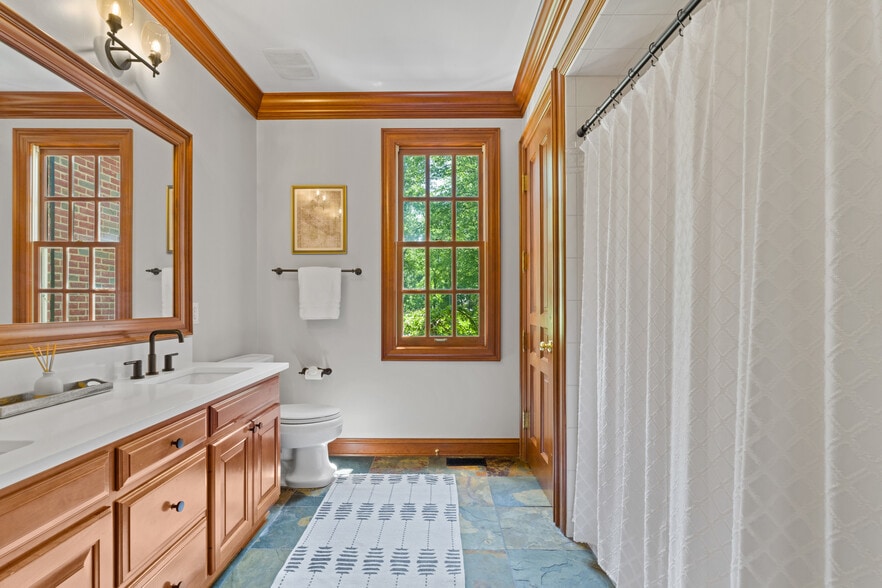 More Photos Of 5455 Plantation Rd, Sunbury Lodge Meeting Hall For Sale