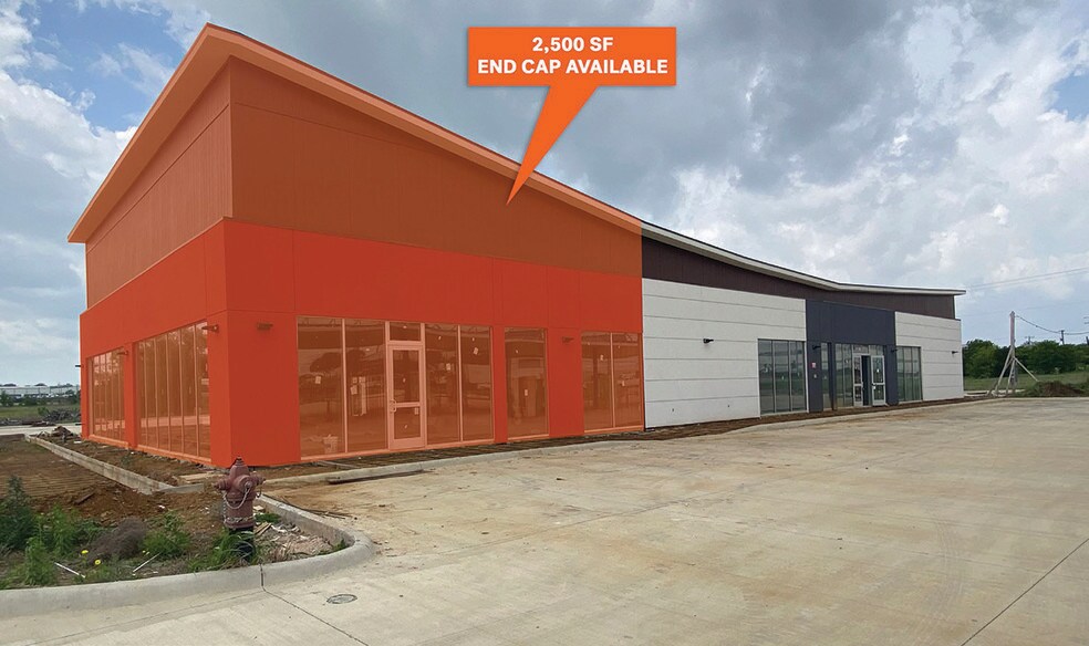 Primary Photo Of 1170 s Main St, Mansfield Convenience Store For Lease