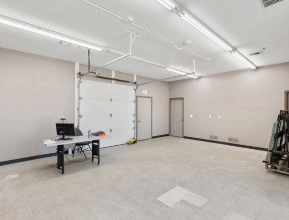 More Photos Of 1700-1716 Shady Oaks Dr, Denton Warehouse For Lease