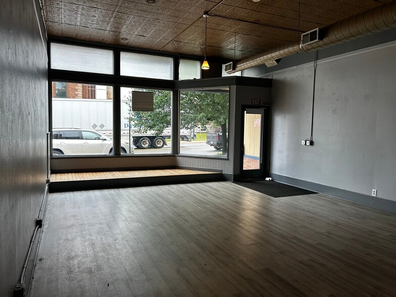 More Photos Of 106 N Broad St, Hillsdale Storefront Retail Office For Sale