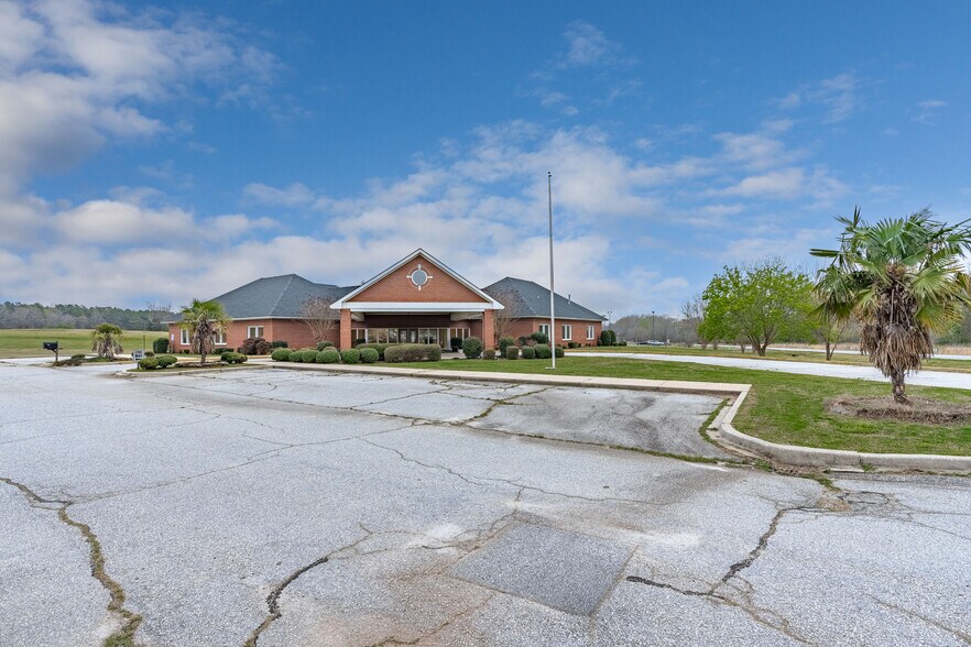 More Photos Of 512 Professional Park Rd, Clinton Medical For Sale