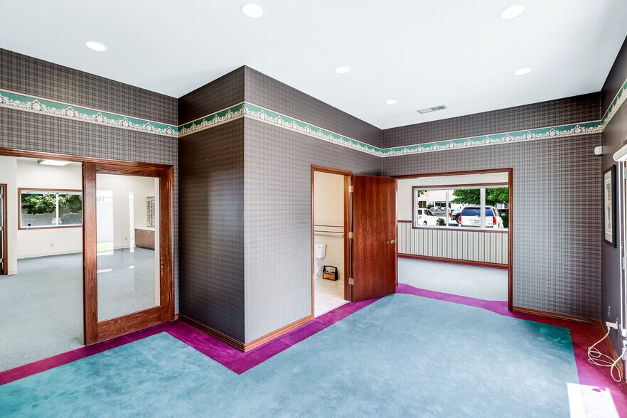 More Photos Of 9629 N Colfax Rd, Spokane Office For Sale