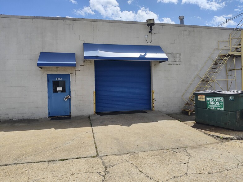 Primary Photo Of 300 Buffalo Ave, Freeport Flex For Lease