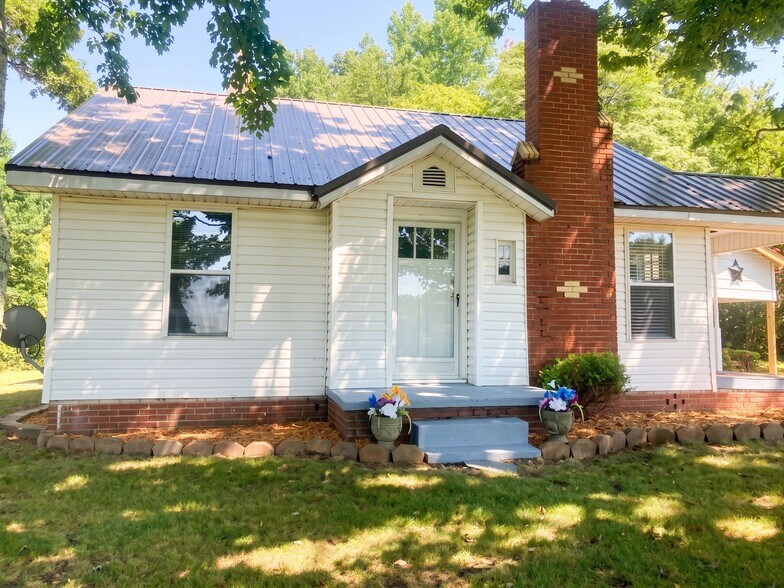 Primary Photo Of , Lexington Specialty For Sale