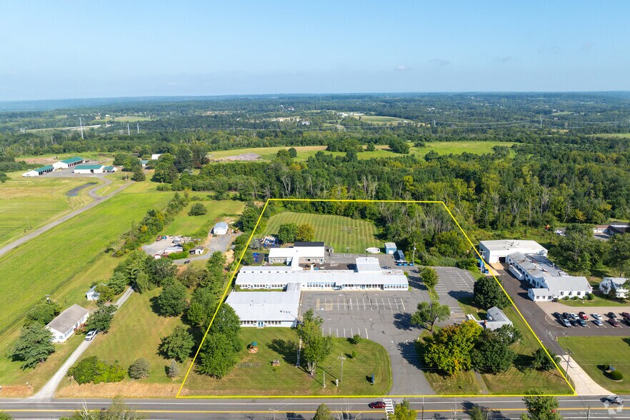 More Photos Of 1417 Route 179, Lambertville Schools For Lease