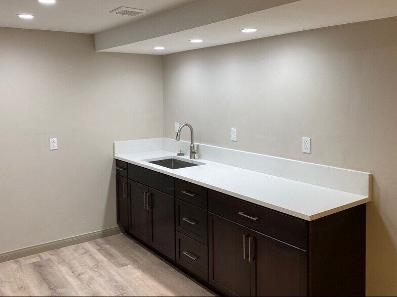 More Photos Of 4001-4011 W Point Loma Blvd, San Diego Unknown For Lease