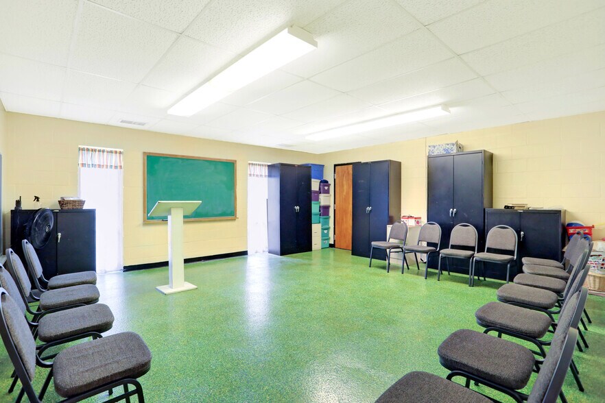 More Photos Of 1792 N Parkway, Memphis Religious Facility For Sale