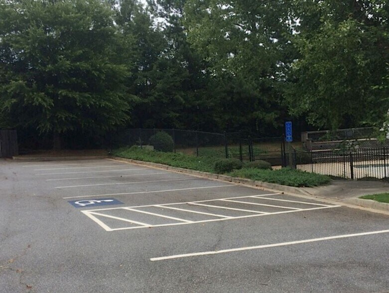 2084 McGee Rd, Snellville, GA 30078 Swimming Pool For Sale