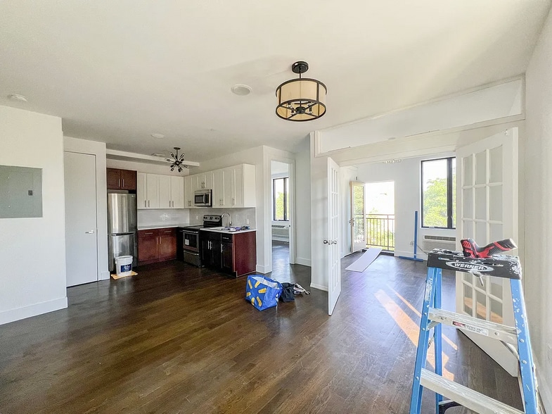 More Photos Of 55 Stanhope St, Brooklyn Apartments For Sale