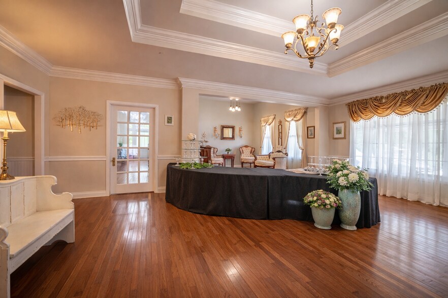 More Photos Of 5800 England Dr, Alexandria Specialty For Sale