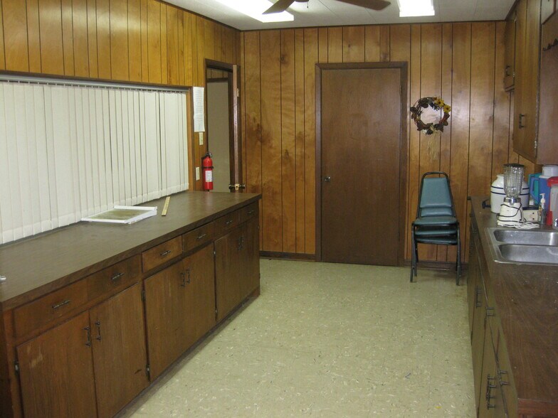 More Photos Of 248 SW 1st St, Premont Religious Facility For Sale