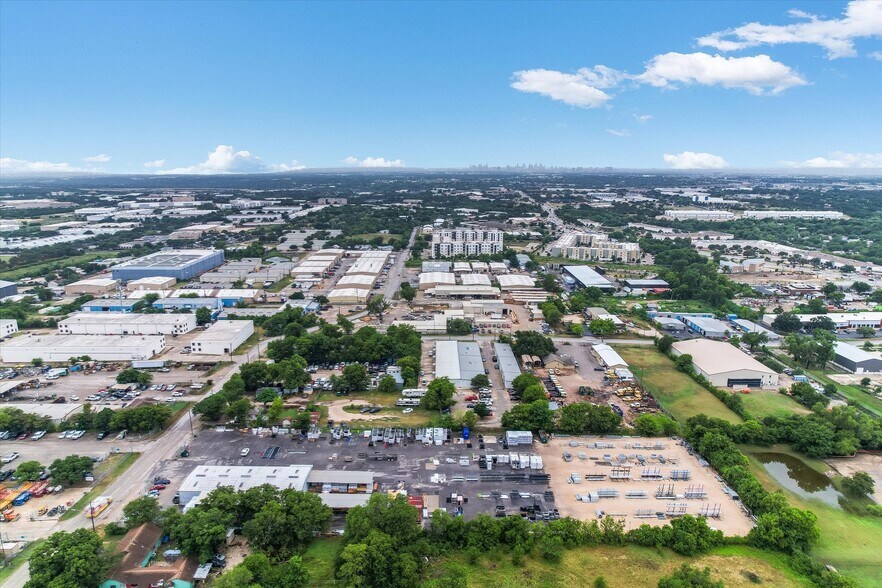 More Photos Of 9520 Brown Ln, Austin Warehouse For Lease