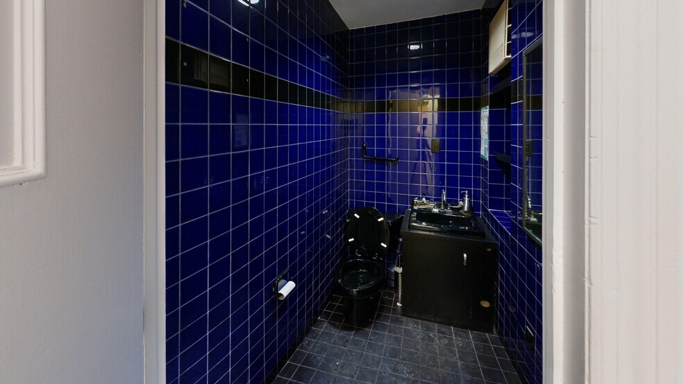 More Photos Of 348 E 9th St, New York Apartments For Lease