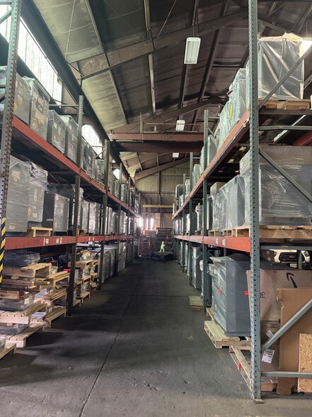 More Photos Of 131 Akron St, Lindenhurst Warehouse For Sale