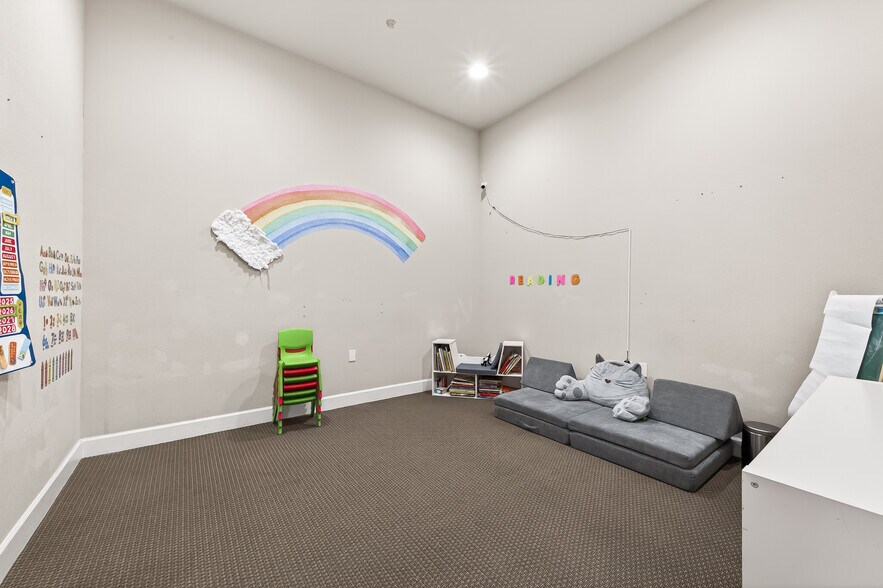 More Photos Of 5757 Flewellen Oaks Ln, Fulshear Office For Lease